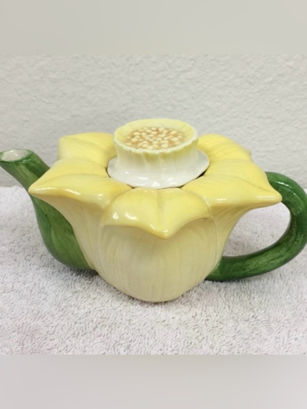 Vintage Papel Yellow Daisy Ceramic Small Tea Pot Farmhouse Cottagecore Darling